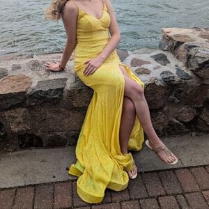 Elegant Yellow Evening Gown